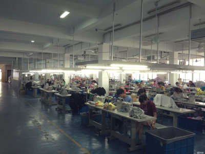 宁波市鄞州新博服饰 匠心织就时尚，创新引领服装潮流